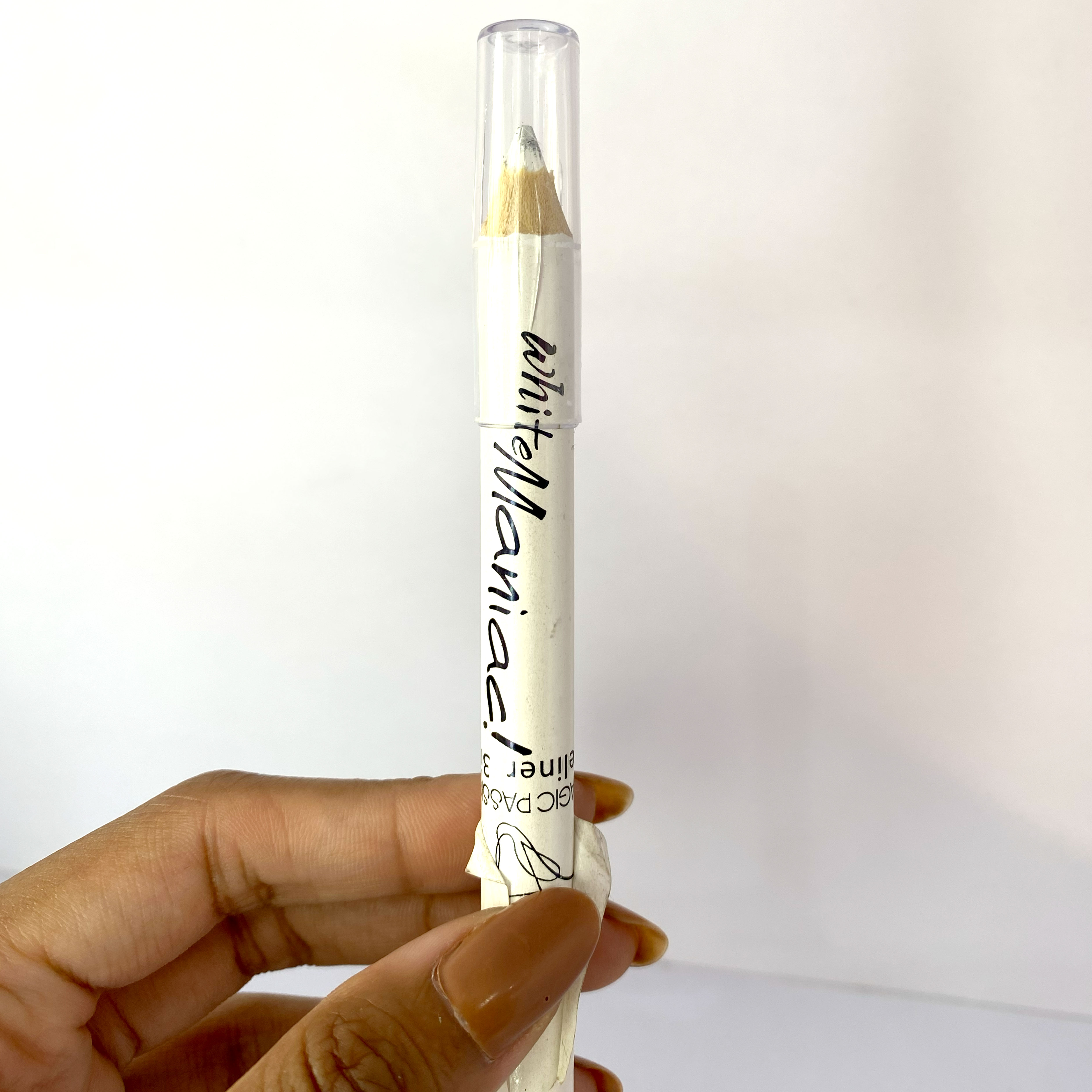 White Maniac  Eyeliner