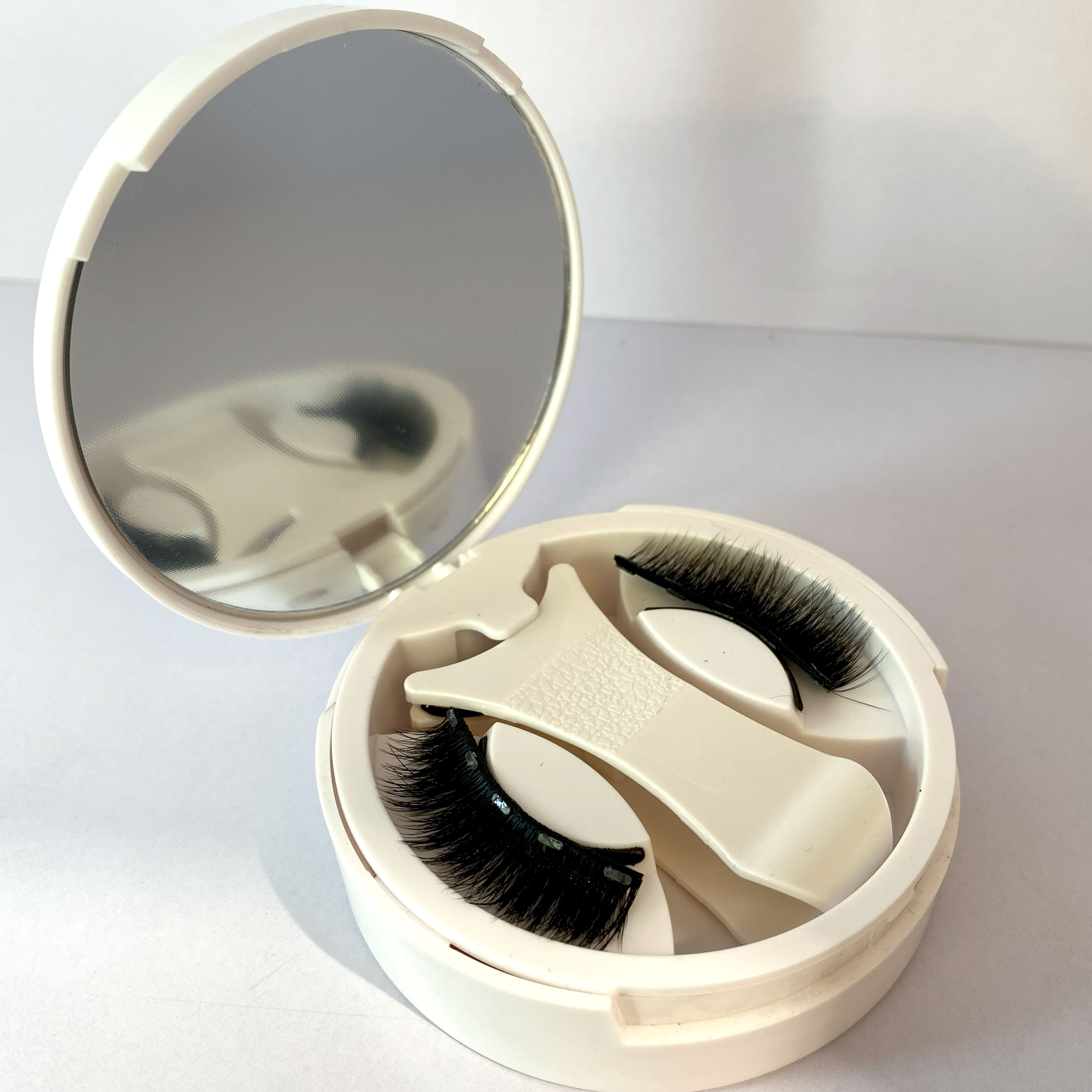 Magnetic Lashes Banner